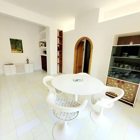 Apartment Casa Gabriella Cava De' Tirreni